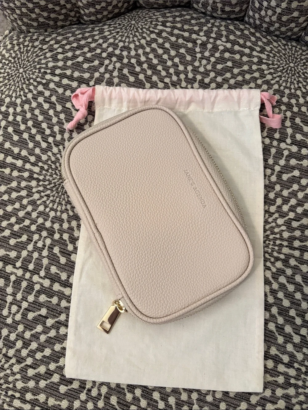 Jane's Agenda Beige Pebbled Faux Leather Zip Around Pen Accessory Pouch Case Bag